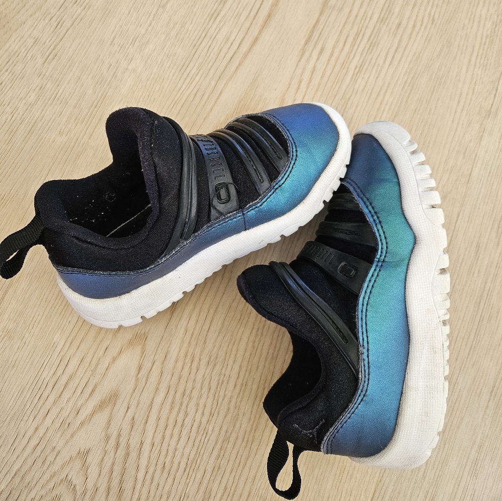 Jordan 11 Retro Little Flex TD 'Black Iridescent'